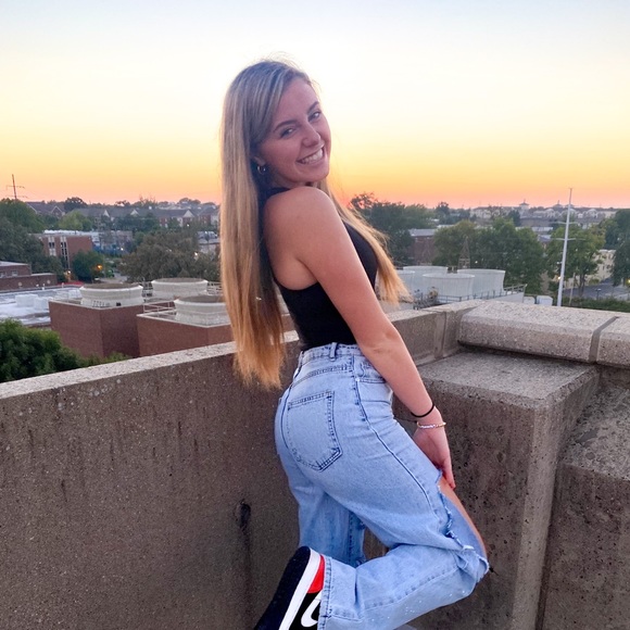 Meet your Posher, Randi - Picture 1 of 1